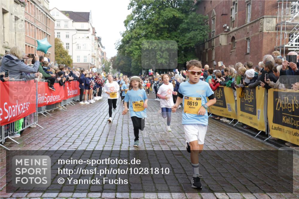 13.09.2026 - Kiel Lauf Yannick Fuchs http://msf.ph/oto/10281810 13.09.2026 08:55:38 Ziel 329, 1150, 1952, 2344, 2453, 2642, 2998, 4122, 5932, 7748, 7852, 7929, 9033, 9302, 10227, 10271, 11439, 11657, 12198, 12530, 12712, 114, 329, 471, 589, 889, 1106, 1109, 1297, 1450, 1489, 1768, 2023, 2026, 2272, 2932, 3218, 3219, 3356, 3693, 3863, 4359, 4760, 4761, 4966, 5212, 5225, 5860, 6206, 6268, 6570, 7072, 7207, 7222, 7601, 7907, 7917, 8027, 8546, 9216, 9344, 10222, 10604, 10716, 10817, 10822, 11071, 11235, 11400, 11469, 11573, 12219, 12349, 277, 1160, 1310 meine-sportfotos.de