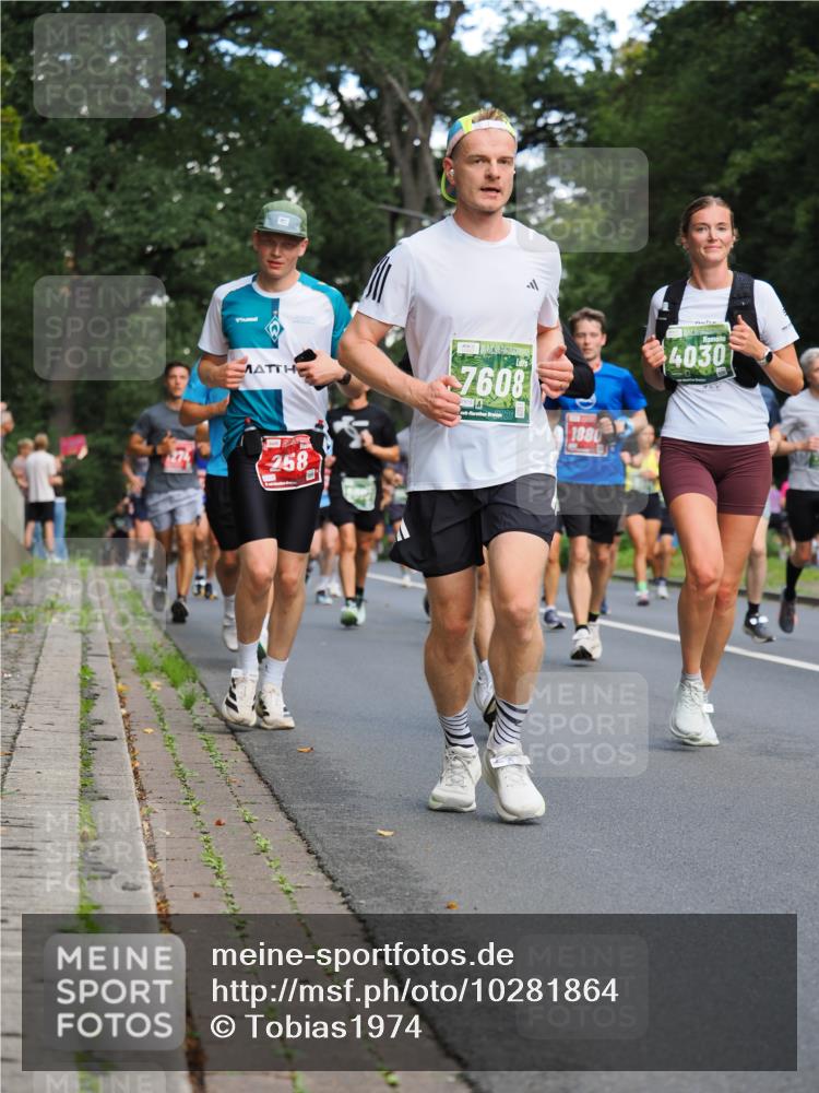 13.09.2026 - 21. swb-Marathon Bremen TobiasT http://msf.ph/oto/10281864 13.09.2026 11:57:42 Laufen 258, 7608, 26, 1880, 4030, 5829 meine-sportfotos.de