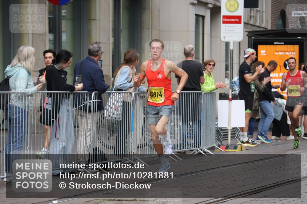 13.09.2026 - 21. swb-Marathon Bremen Strokosch-Dieckow http://msf.ph/oto/10281881 13.09.2026 10:29:03 Ziel 10597, 13517, 13542, 13557, 13593, 13604, 13614, 13624 meine-sportfotos.de