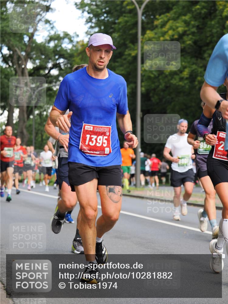 13.09.2026 - 21. swb-Marathon Bremen TobiasT http://msf.ph/oto/10281882 13.09.2026 11:57:49 Laufen 1395, 21, 26, 957, 2, 21 meine-sportfotos.de