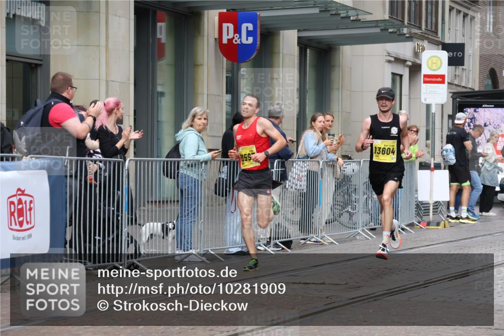 13.09.2026 - 21. swb-Marathon Bremen Strokosch-Dieckow http://msf.ph/oto/10281909 13.09.2026 10:29:06 Ziel 11234, 13517, 13542, 13557, 10597, 13604, 13614, 13624 meine-sportfotos.de