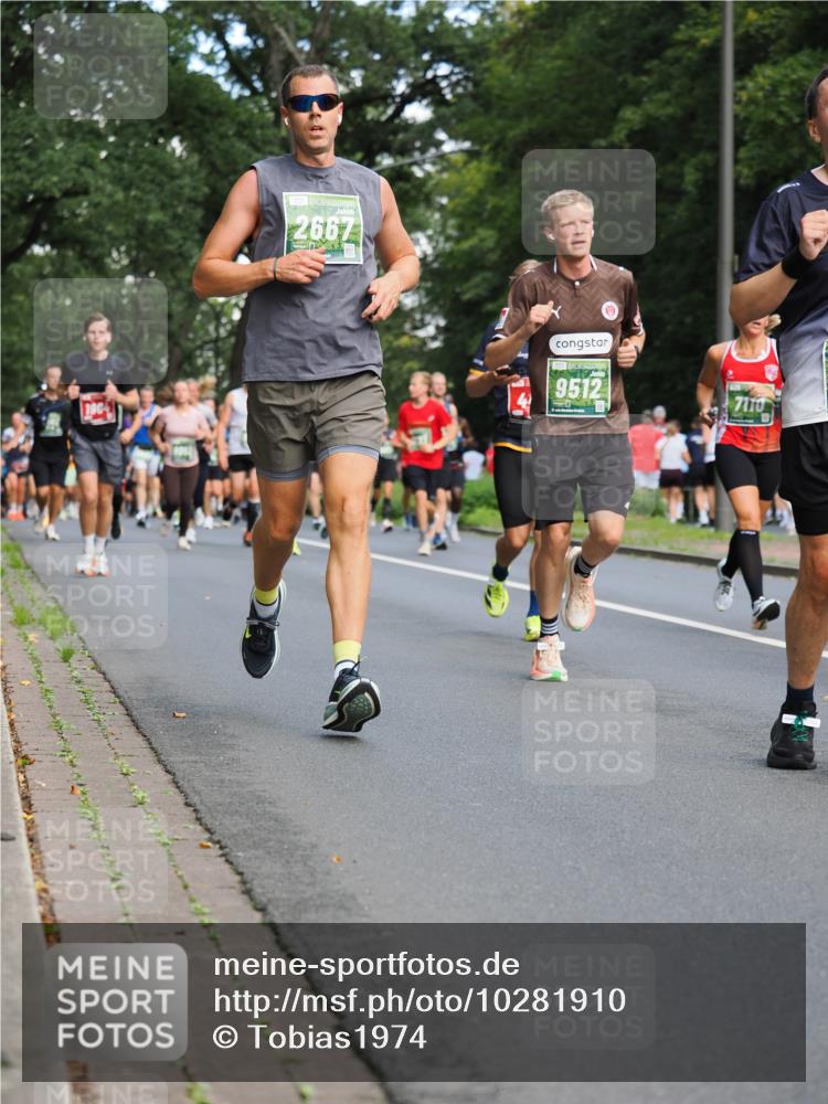 13.09.2026 - 21. swb-Marathon Bremen TobiasT http://msf.ph/oto/10281910 13.09.2026 11:57:57 Laufen 2667, 9512, 7110 meine-sportfotos.de