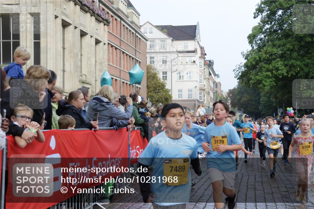13.09.2026 - Kiel Lauf Yannick Fuchs http://msf.ph/oto/10281968 13.09.2026 08:55:51 Ziel 277, 645, 1150, 1160, 1249, 1310, 1712, 2998, 3253, 3358, 4545, 4682, 4755, 5289, 5297, 5547, 5781, 5876, 6290, 7748, 8619, 8960, 9033, 9302, 9792, 10188, 10818, 10934, 11439, 114, 329, 589, 1106, 1109, 1297, 1489, 1952, 2023, 2026, 2272, 2344, 2453, 2642, 2932, 3356, 3693, 4122, 4359, 4760, 4761, 4966, 5225, 5932, 6268, 7072, 7207, 7222, 7601, 7748, 7852, 7907, 7929, 8027, 9344, 10222, 10227, 10271, 10604, 11400, 11469, 11657, 12219, 12712, 74, 76, 669, 114 meine-sportfotos.de