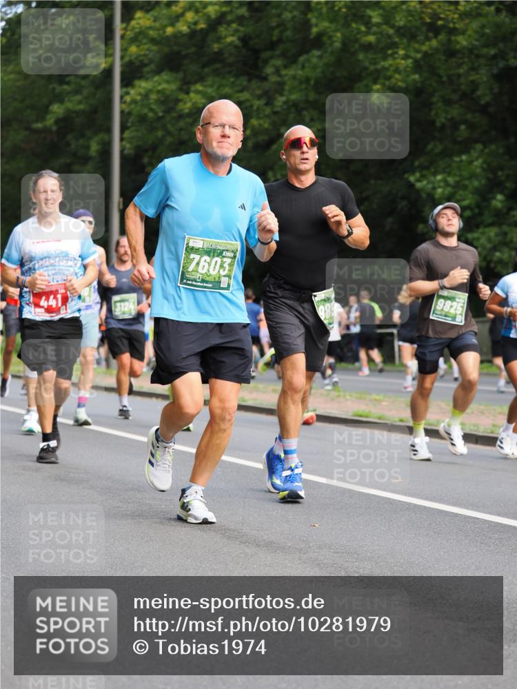 13.09.2026 - 21. swb-Marathon Bremen TobiasT http://msf.ph/oto/10281979 13.09.2026 11:58:24 Laufen 441, 3124, 410, 7603, 21, 98, 9825 meine-sportfotos.de