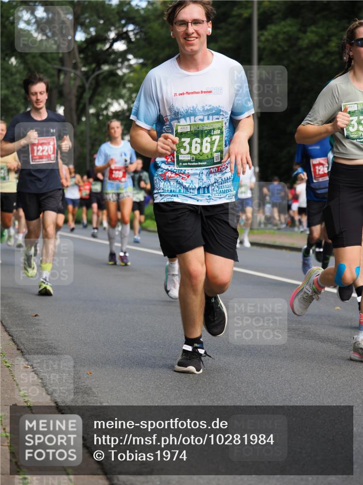 13.09.2026 - 21. swb-Marathon Bremen TobiasT http://msf.ph/oto/10281984 13.09.2026 11:58:28 Laufen 21, 26, 1220, 00, 3667, 8120, 21, 26, 18, 00, 12 meine-sportfotos.de