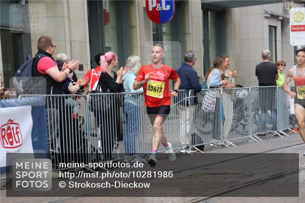 13.09.2026 - 21. swb-Marathon Bremen Strokosch-Dieckow http://msf.ph/oto/10281986 13.09.2026 10:29:25 Ziel 11234, 13510, 13579, 13623, 10597, 13517, 13542, 13557, 13604 meine-sportfotos.de