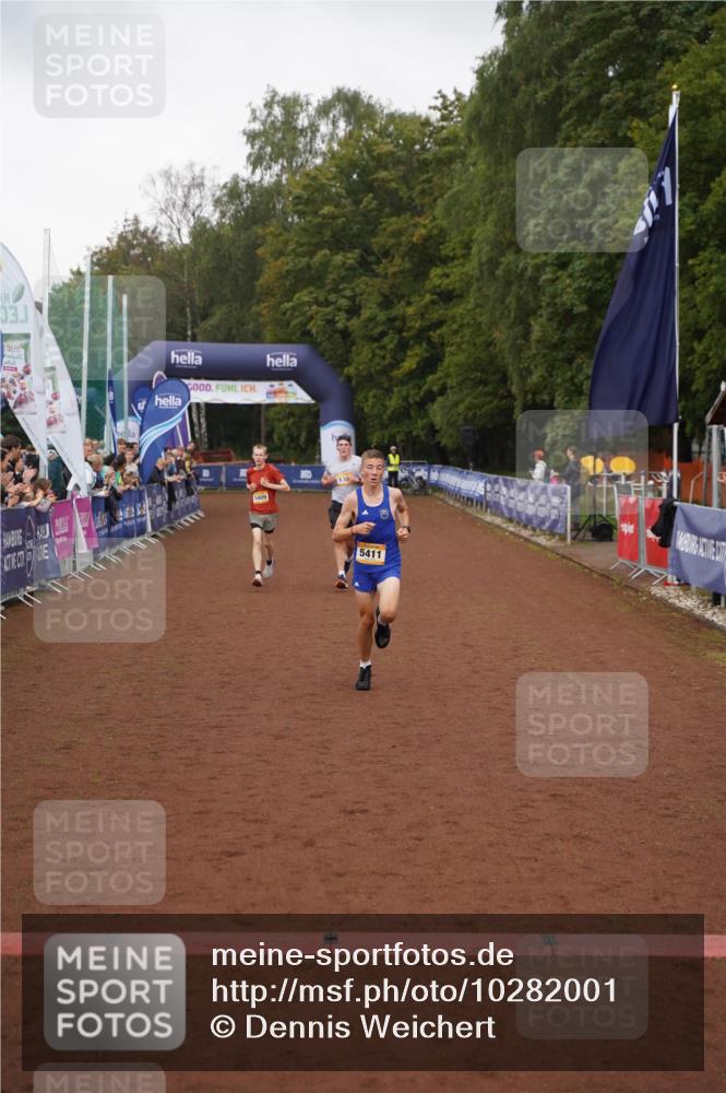 13.09.2026 - Airport Race Dennis Weichert http://msf.ph/oto/10282001 13.09.2026 10:18:42 Ziel 5409, 5411 meine-sportfotos.de