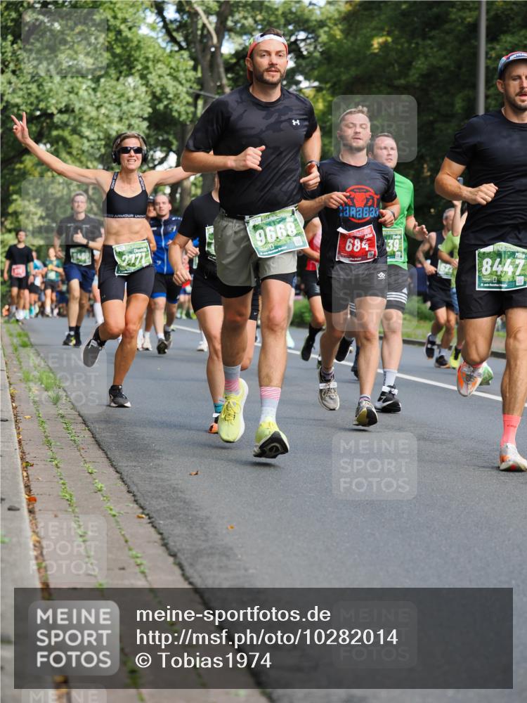 13.09.2026 - 21. swb-Marathon Bremen TobiasT http://msf.ph/oto/10282014 13.09.2026 11:58:36 Laufen 2771, 9668, 684, 8447 meine-sportfotos.de