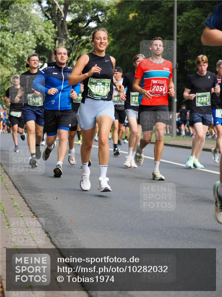13.09.2026 - 21. swb-Marathon Bremen TobiasT http://msf.ph/oto/10282032 13.09.2026 11:58:40 Laufen 9460, 17, 3051, 92, 2056, 9267 meine-sportfotos.de