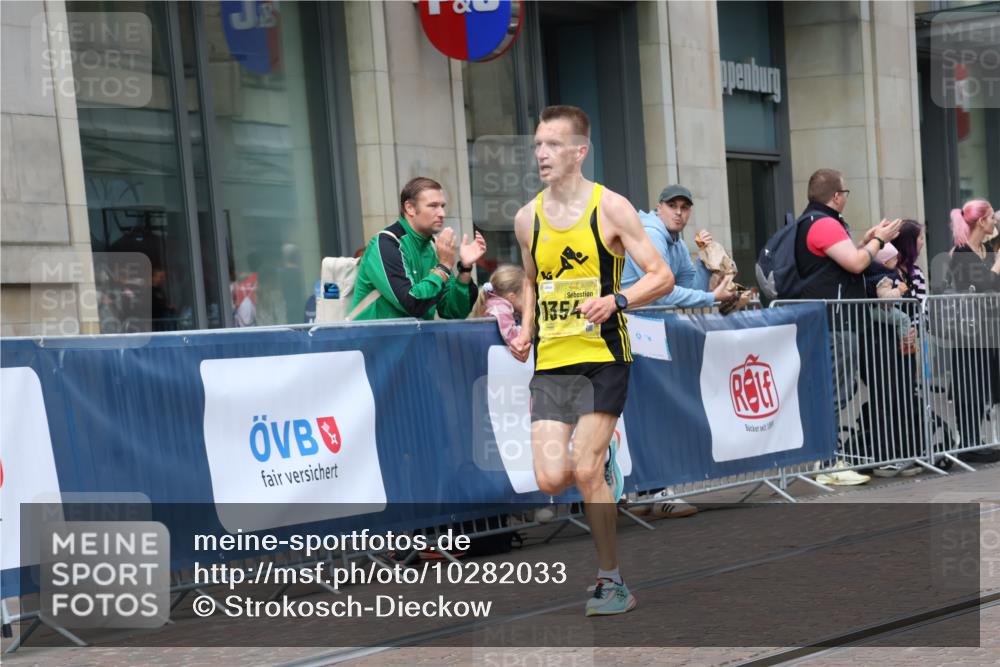 13.09.2026 - 21. swb-Marathon Bremen Strokosch-Dieckow http://msf.ph/oto/10282033 13.09.2026 10:29:28 Ziel 11234, 13510, 13579, 13623, 10597, 13517, 13542, 13557 meine-sportfotos.de