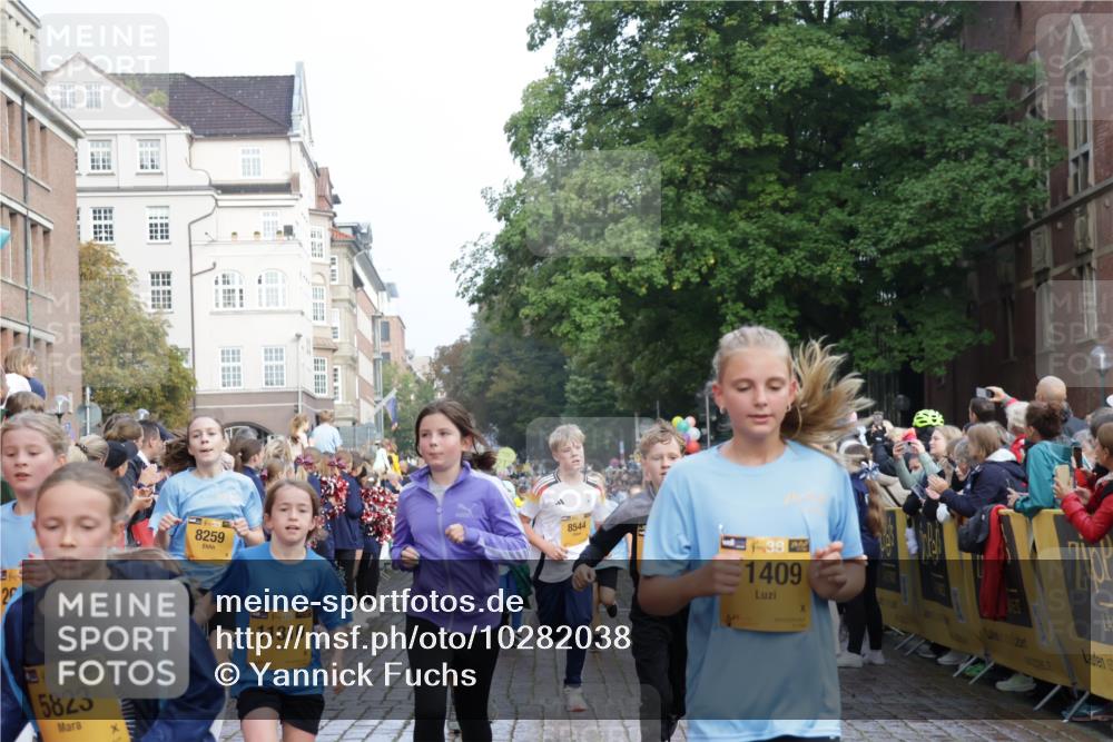 13.09.2026 - Kiel Lauf Yannick Fuchs http://msf.ph/oto/10282038 13.09.2026 08:55:59 Ziel 74, 76, 234, 547, 645, 808, 1249, 1581, 2711, 3358, 3409, 3454, 4755, 5259, 5289, 5297, 5547, 5781, 7816, 8527, 8619, 8960, 9792, 9930, 9935, 11376, 12138, 12557, 277, 329, 645, 1106, 1150, 1160, 1310, 1712, 1952, 2344, 2453, 2642, 2998, 3253, 4122, 4545, 4682, 4760, 4761, 4966, 5876, 5932, 6290, 7207, 7601, 7748, 7852, 7907, 7929, 9033, 9302, 9344, 10227, 10271, 10818, 11439, 11657, 12219, 12712, 669, 5823, 114, 7207, 7601, 7907, 12219 meine-sportfotos.de