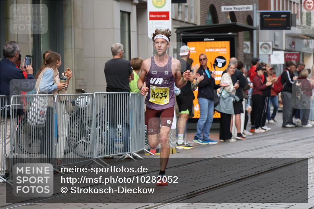 13.09.2026 - 21. swb-Marathon Bremen Strokosch-Dieckow http://msf.ph/oto/10282052 13.09.2026 10:29:32 Ziel 13510, 13579, 13623, 11234, 13517, 13542, 13557 meine-sportfotos.de