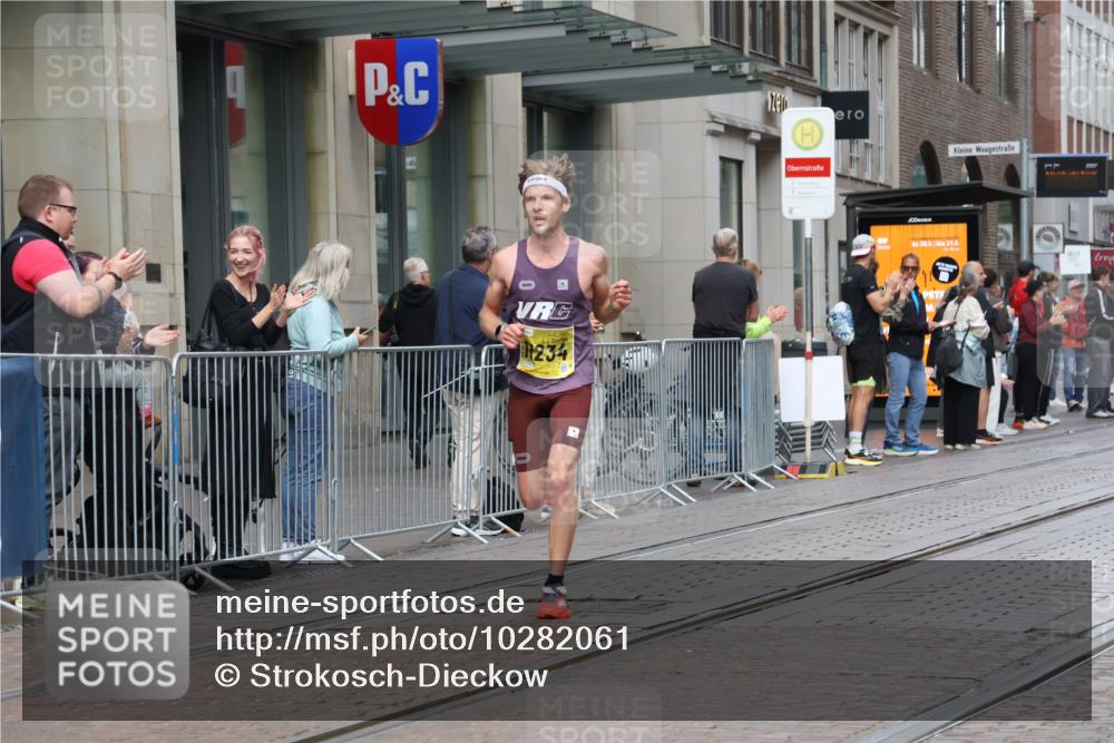 13.09.2026 - 21. swb-Marathon Bremen Strokosch-Dieckow http://msf.ph/oto/10282061 13.09.2026 10:29:33 Ziel 13510, 13579, 13623, 11234, 13517, 13542, 13557 meine-sportfotos.de