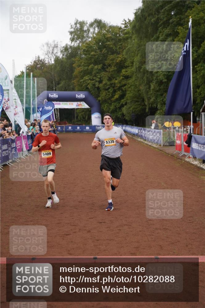 13.09.2026 - Airport Race Dennis Weichert http://msf.ph/oto/10282088 13.09.2026 10:18:46 Ziel 5409, 5411 meine-sportfotos.de