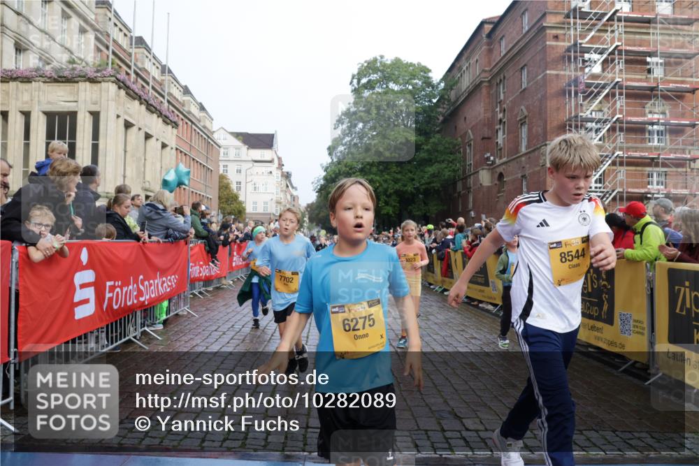 13.09.2026 - Kiel Lauf Yannick Fuchs http://msf.ph/oto/10282089 13.09.2026 08:56:03 Ziel 74, 76, 234, 547, 808, 1126, 1444, 1581, 2143, 2197, 2711, 3358, 3409, 3454, 4755, 5012, 5259, 5289, 5547, 5781, 6232, 6738, 7155, 7816, 8527, 8619, 9792, 9930, 9935, 11376, 11995, 12138, 12557, 277, 329, 645, 1150, 1160, 1249, 1310, 1712, 1952, 2344, 2453, 2642, 2998, 3253, 4122, 4545, 4682, 4755, 5289, 5297, 5876, 5932, 6290, 7748, 7852, 7929, 9033, 9302, 10227, 10271, 10818, 11439, 11657, 12712, 669, 3750, 4023, 5545, 5823, 329, 7207, 7601, 7907, 12219 meine-sportfotos.de