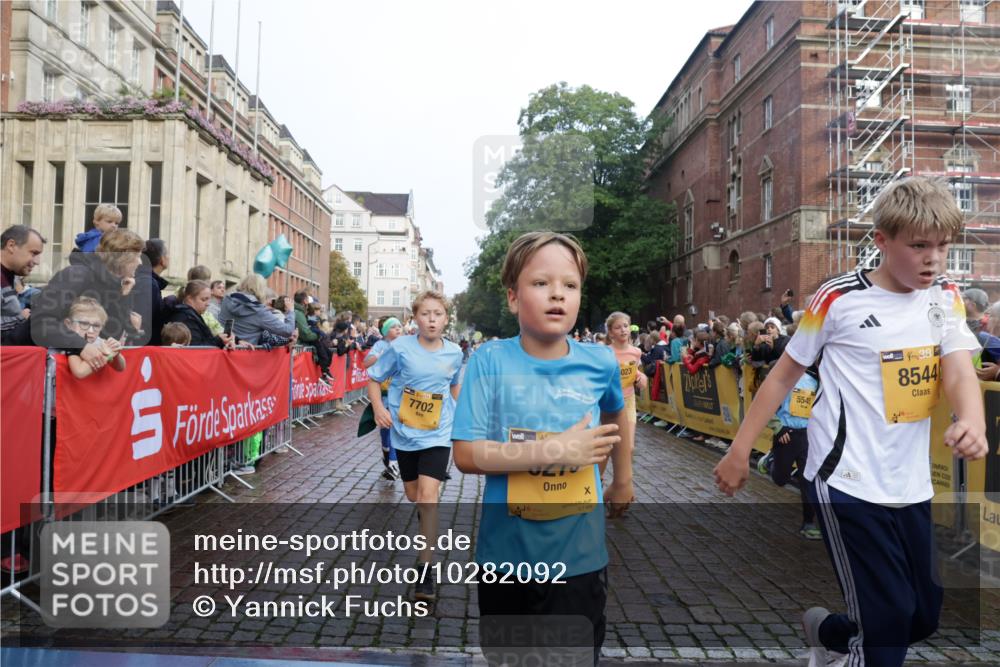 13.09.2026 - Kiel Lauf Yannick Fuchs http://msf.ph/oto/10282092 13.09.2026 08:56:03 Ziel 74, 76, 234, 547, 808, 1126, 1444, 1581, 2143, 2197, 2711, 3358, 3409, 3454, 4755, 5012, 5259, 5289, 5547, 5781, 6232, 6738, 7155, 7816, 8527, 8619, 9792, 9930, 9935, 11376, 11995, 12138, 12557, 277, 329, 645, 1150, 1160, 1249, 1310, 1712, 1952, 2344, 2453, 2642, 2998, 3253, 4122, 4545, 4682, 4755, 5289, 5297, 5876, 5932, 6290, 7748, 7852, 7929, 9033, 9302, 10227, 10271, 10818, 11439, 11657, 12712, 669, 3750, 4023, 5545, 5823, 329, 7207, 7601, 7907, 12219 meine-sportfotos.de