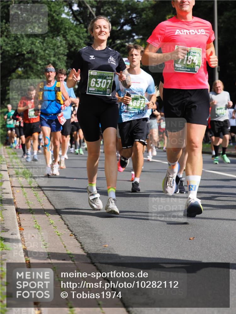 13.09.2026 - 21. swb-Marathon Bremen TobiasT http://msf.ph/oto/10282112 13.09.2026 11:59:53 Laufen 6497, 184, 21, 26, 6307, 5877, 4987 meine-sportfotos.de