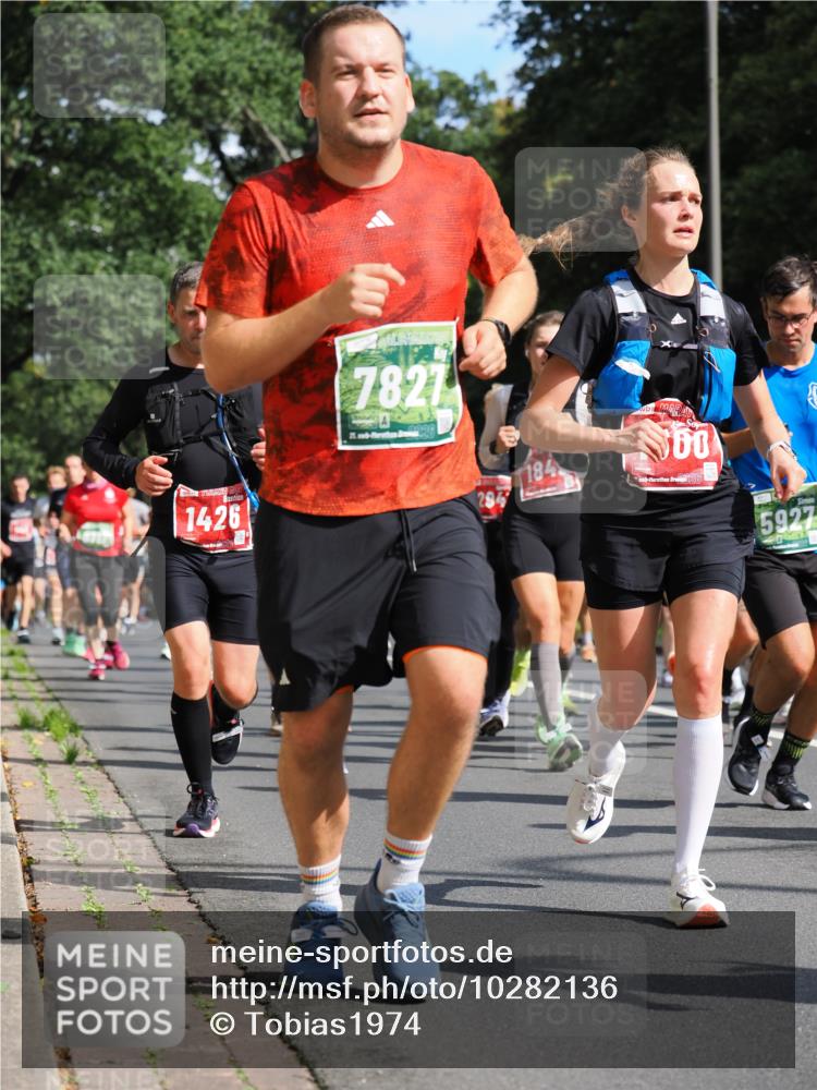 13.09.2026 - 21. swb-Marathon Bremen TobiasT http://msf.ph/oto/10282136 13.09.2026 11:59:59 Laufen 1426, 7827, 284, 184, 00, 26, 5927 meine-sportfotos.de