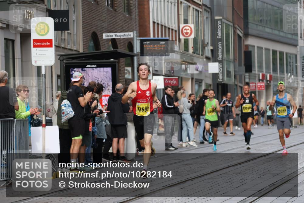 13.09.2026 - 21. swb-Marathon Bremen Strokosch-Dieckow http://msf.ph/oto/10282184 13.09.2026 10:30:11 Ziel 12458, 13522, 13569, 13576, 13603, 13522, 13561 meine-sportfotos.de