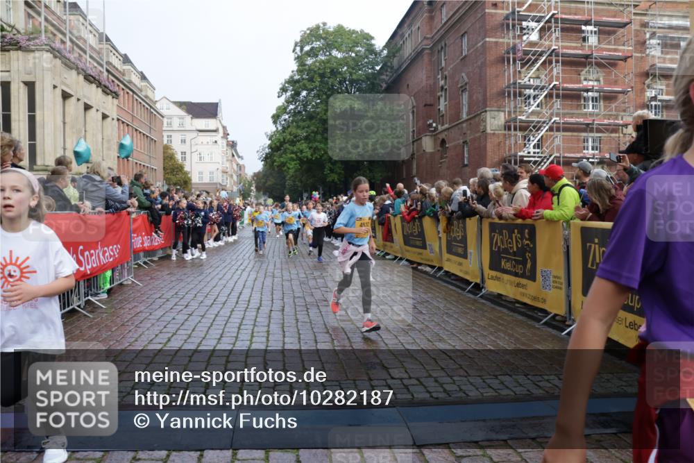 13.09.2026 - Kiel Lauf Yannick Fuchs http://msf.ph/oto/10282187 13.09.2026 08:56:08 Ziel 74, 76, 234, 669, 808, 1126, 1346, 1444, 1581, 2143, 2197, 2685, 2711, 3179, 3350, 3409, 3454, 5012, 5259, 5759, 6212, 6232, 6738, 7155, 7390, 7489, 7816, 8527, 9374, 9930, 9935, 10803, 11376, 11995, 12138, 12242, 12557, 277, 547, 645, 1150, 1160, 1249, 1310, 1712, 2453, 2711, 2998, 3253, 3358, 4122, 4545, 4682, 4755, 5289, 5297, 5547, 5781, 5876, 6290, 7748, 7929, 9033, 9302, 10227, 10271, 10818, 11439, 11657, 12712, 3750, 4023, 5545, 5823, 329, 7207, 7601, 7907, 12219 meine-sportfotos.de