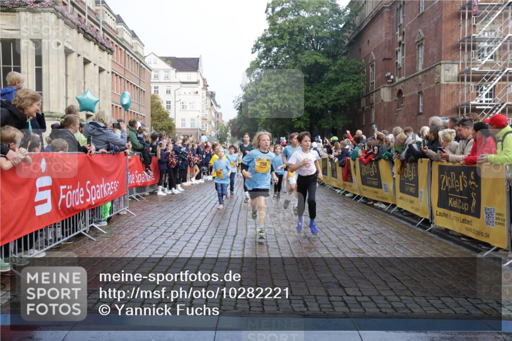 13.09.2026 - Kiel Lauf Yannick Fuchs http://msf.ph/oto/10282221 13.09.2026 08:56:10 Ziel 74, 76, 234, 669, 808, 1126, 1346, 1444, 1581, 2143, 2197, 2685, 3179, 3350, 3454, 5012, 5259, 5687, 5759, 6003, 6212, 6232, 6738, 7155, 7390, 7489, 8527, 9374, 9930, 9935, 10803, 11376, 11995, 12138, 12242, 12557, 277, 547, 645, 1150, 1160, 1249, 1310, 1712, 2453, 2711, 2998, 3253, 3358, 3409, 4122, 4545, 4682, 4755, 5289, 5297, 5547, 5781, 5876, 6290, 7748, 7929, 9033, 9302, 10227, 10271, 10818, 11439, 11657, 12712, 3750, 4023, 5545, 5823, 329 meine-sportfotos.de