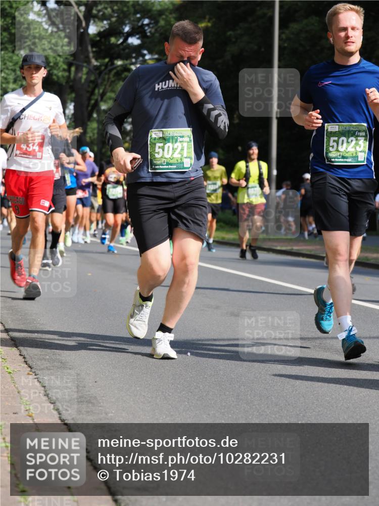 13.09.2026 - 21. swb-Marathon Bremen TobiasT http://msf.ph/oto/10282231 13.09.2026 12:00:21 Laufen 24, 434, 5021, 21, 026, 8, 5023, 26 meine-sportfotos.de