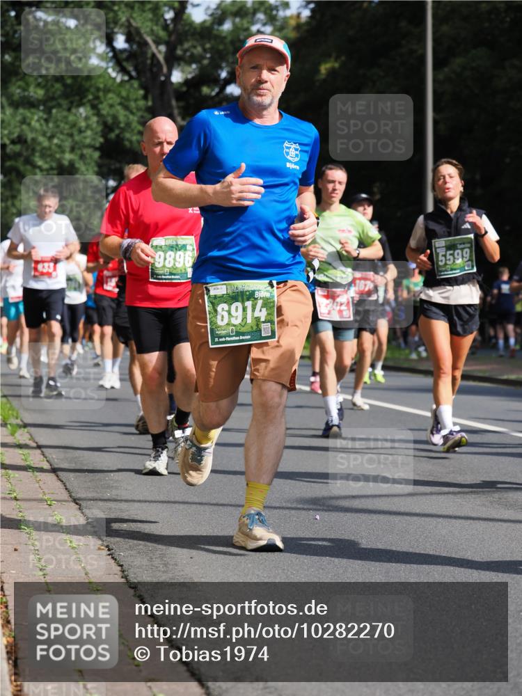 13.09.2026 - 21. swb-Marathon Bremen TobiasT http://msf.ph/oto/10282270 13.09.2026 12:00:40 Laufen 9896, 2202, 6914, 21, 246, 5599 meine-sportfotos.de