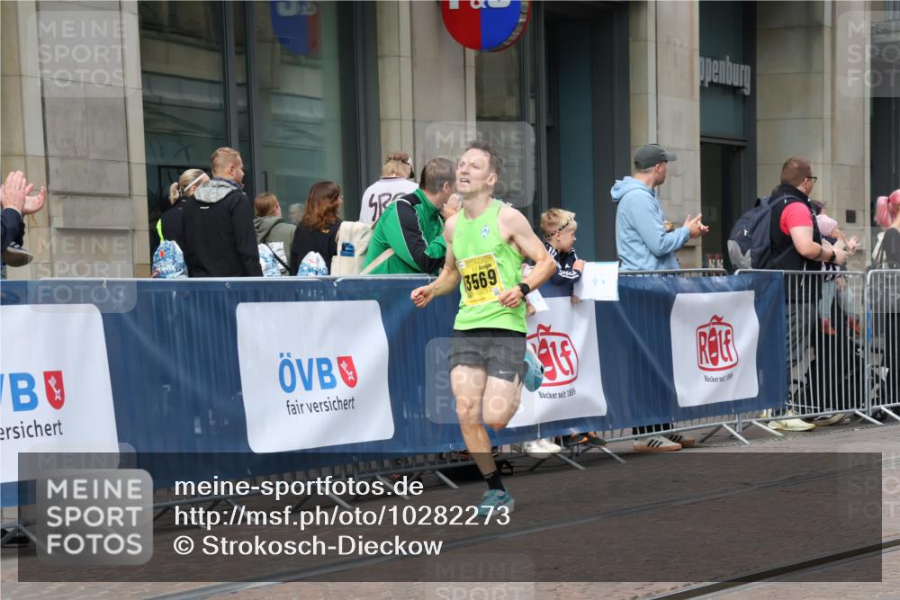 13.09.2026 - 21. swb-Marathon Bremen Strokosch-Dieckow http://msf.ph/oto/10282273 13.09.2026 10:30:18 Ziel 12458, 13603, 13522, 13561, 13569, 13576 meine-sportfotos.de