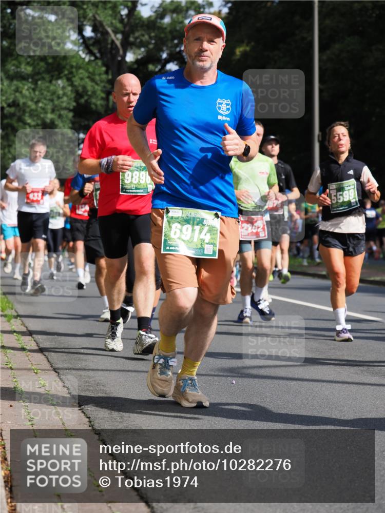 13.09.2026 - 21. swb-Marathon Bremen TobiasT http://msf.ph/oto/10282276 13.09.2026 12:00:40 Laufen 989, 6914, 21, 026, 5599 meine-sportfotos.de