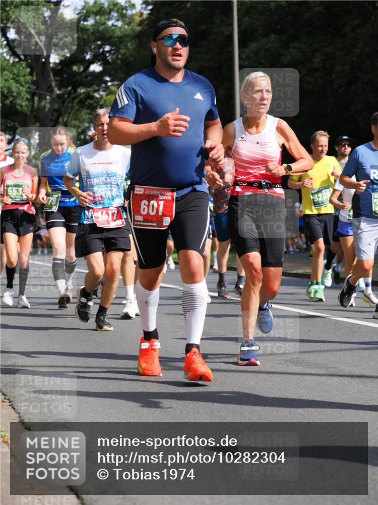 13.09.2026 - 21. swb-Marathon Bremen TobiasT http://msf.ph/oto/10282304 13.09.2026 12:00:58 Laufen 553, 21, 601, 1417, 2, 3239, 202 meine-sportfotos.de