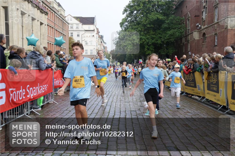 13.09.2026 - Kiel Lauf Yannick Fuchs http://msf.ph/oto/10282312 13.09.2026 08:56:15 Ziel 669, 1126, 1346, 1444, 2143, 2197, 2497, 2640, 2685, 3179, 3350, 3750, 4023, 4165, 5012, 5545, 5687, 5759, 5823, 6003, 6212, 6232, 6275, 6591, 6738, 7155, 7390, 7489, 7702, 7726, 7769, 8056, 8259, 8544, 8917, 9374, 10803, 11310, 11409, 11995, 12242, 74, 76, 234, 277, 547, 645, 808, 1126, 1150, 1160, 1249, 1310, 1444, 1581, 1712, 2143, 2711, 2998, 3253, 3358, 3409, 3454, 4545, 4682, 4755, 5012, 5259, 5289, 5297, 5547, 5781, 5876, 6290, 7748, 9033, 9302, 10227, 10818, 11439 meine-sportfotos.de