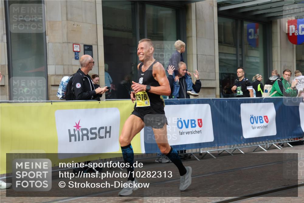 13.09.2026 - 21. swb-Marathon Bremen Strokosch-Dieckow http://msf.ph/oto/10282313 13.09.2026 10:30:21 Ziel 12458, 13537, 13603, 13522, 13561, 13569, 13576 meine-sportfotos.de