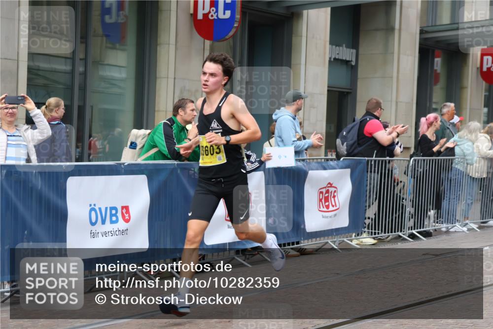 13.09.2026 - 21. swb-Marathon Bremen Strokosch-Dieckow http://msf.ph/oto/10282359 13.09.2026 10:30:35 Ziel 13537, 13554, 13572, 13630, 12458, 13522, 13569, 13576, 13603 meine-sportfotos.de
