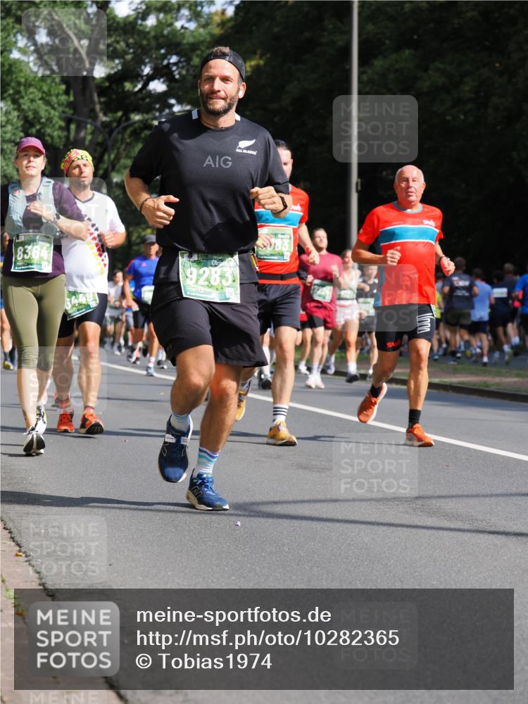 13.09.2026 - 21. swb-Marathon Bremen TobiasT http://msf.ph/oto/10282365 13.09.2026 12:01:09 Laufen 8364, 9283 meine-sportfotos.de