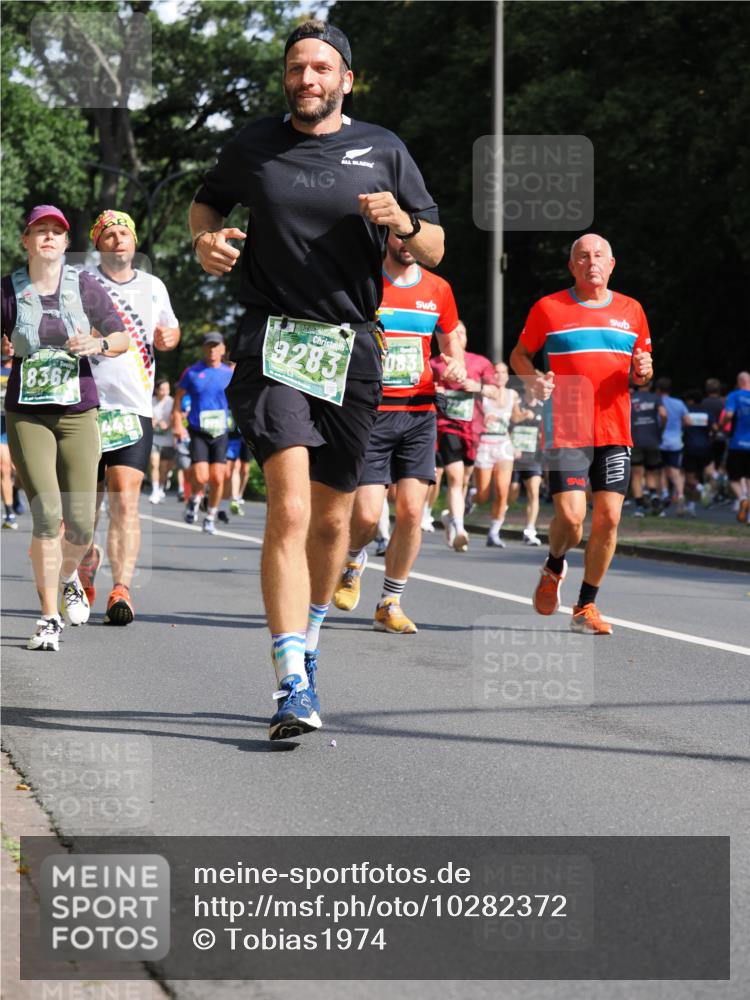 13.09.2026 - 21. swb-Marathon Bremen TobiasT http://msf.ph/oto/10282372 13.09.2026 12:01:09 Laufen 836, 9283, 083 meine-sportfotos.de