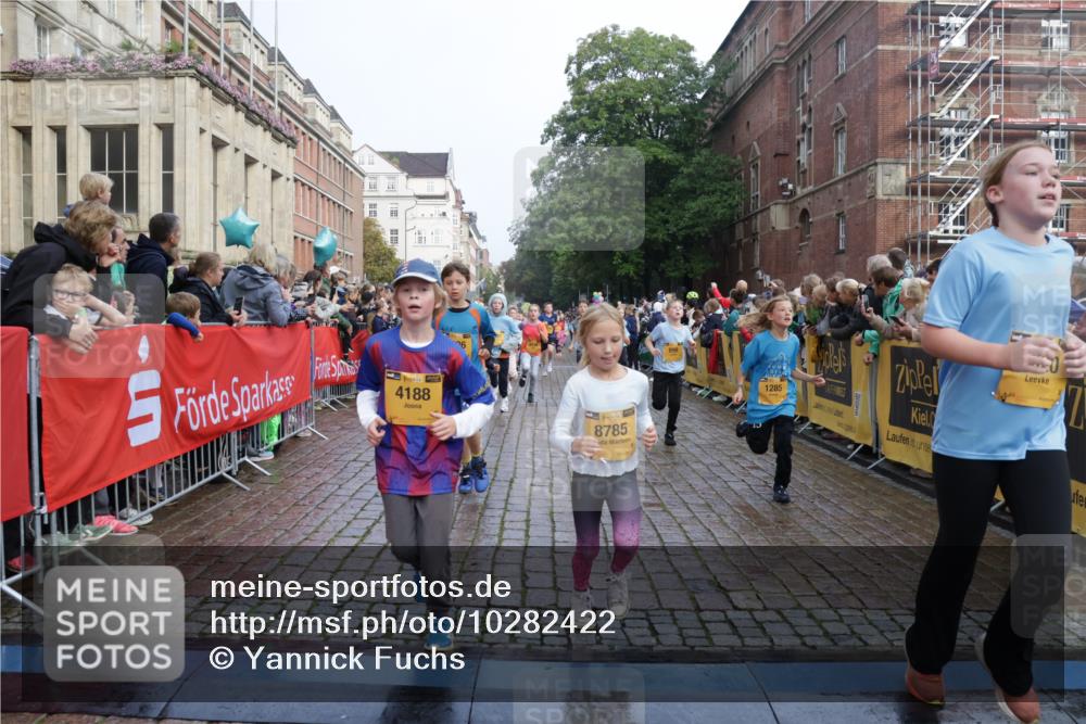 13.09.2026 - Kiel Lauf Yannick Fuchs http://msf.ph/oto/10282422 13.09.2026 08:56:22 Ziel 407, 470, 758, 759, 1009, 1346, 2173, 2497, 2640, 2685, 2719, 3750, 4023, 4165, 4537, 4602, 5459, 5545, 5687, 5823, 6003, 6275, 6371, 6591, 7390, 7702, 7726, 7769, 7866, 8056, 8259, 8544, 8784, 8917, 9957, 10610, 10803, 11310, 11409, 74, 76, 234, 547, 645, 669, 808, 1126, 1249, 1444, 1581, 2143, 2197, 2711, 3179, 3350, 3358, 3409, 3454, 4545, 4682, 4755, 5012, 5259, 5289, 5297, 5547, 5759, 5781, 5876, 6212, 6232, 6290, 7390, 9374 meine-sportfotos.de
