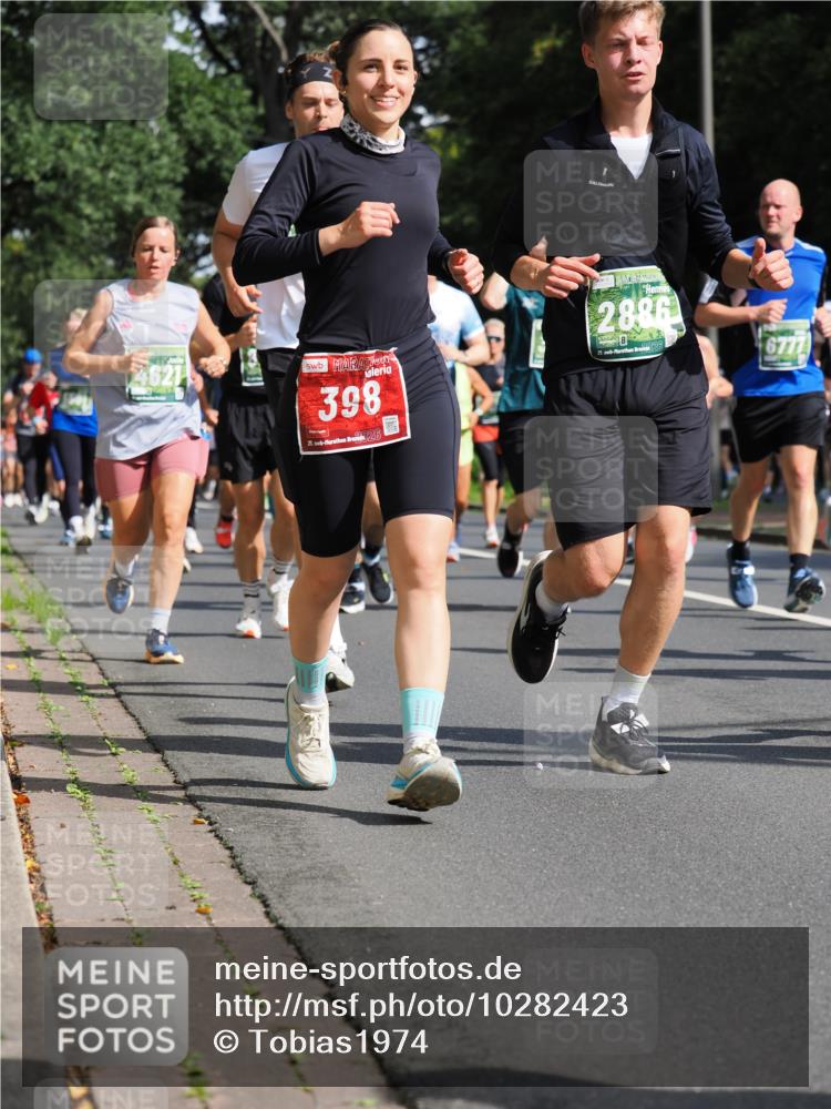 13.09.2026 - 21. swb-Marathon Bremen TobiasT http://msf.ph/oto/10282423 13.09.2026 12:01:22 Laufen 4621, 398, 21, 26, 2886, 21, 126, 6777 meine-sportfotos.de