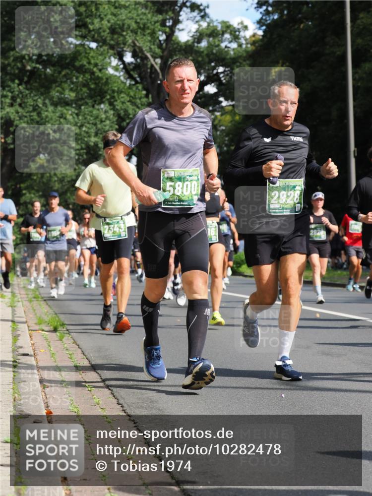 13.09.2026 - 21. swb-Marathon Bremen TobiasT http://msf.ph/oto/10282478 13.09.2026 12:01:50 Laufen 5800, 21, 2928 meine-sportfotos.de