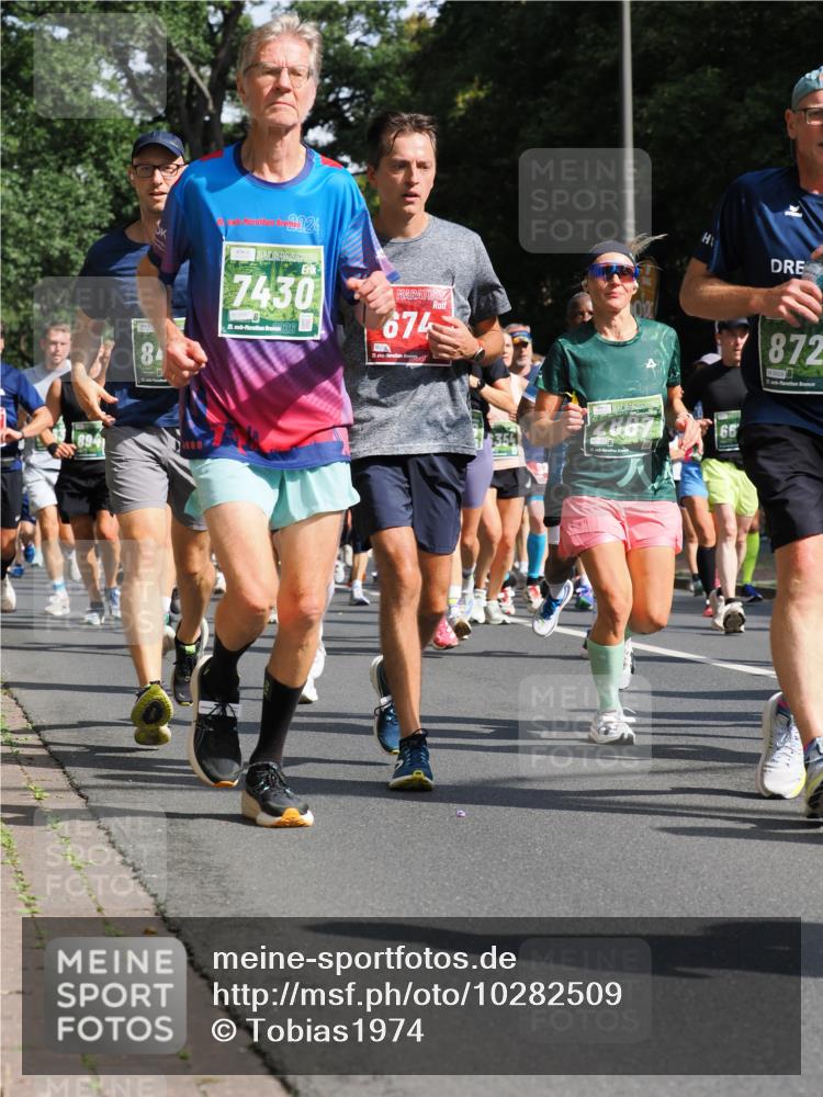 13.09.2026 - 21. swb-Marathon Bremen TobiasT http://msf.ph/oto/10282509 13.09.2026 12:02:04 Laufen 84, 21, 2024, 7430, 21, 126, 674, 354, 65, 872, 5029, 21 meine-sportfotos.de