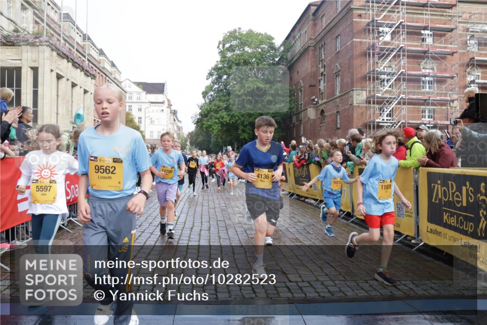 13.09.2026 - Kiel Lauf Yannick Fuchs http://msf.ph/oto/10282523 13.09.2026 08:56:27 Ziel 407, 470, 582, 758, 759, 1009, 1137, 1950, 2173, 2497, 2640, 2719, 3078, 3750, 4023, 4127, 4165, 4537, 4602, 4617, 5315, 5459, 5545, 5823, 6275, 6371, 6591, 7702, 7726, 7769, 7865, 7866, 8056, 8259, 8544, 8719, 8784, 8917, 9021, 9626, 9957, 10610, 10939, 11310, 11795, 12032, 74, 76, 234, 547, 669, 808, 1126, 1346, 1444, 1581, 2143, 2197, 2497, 2640, 2685, 2711, 3179, 3350, 3358, 3409, 3454, 4165, 4755, 5012, 5259, 5289, 5547, 5687, 5759, 5781, 6003, 6212, 6232, 7390, 9374 meine-sportfotos.de