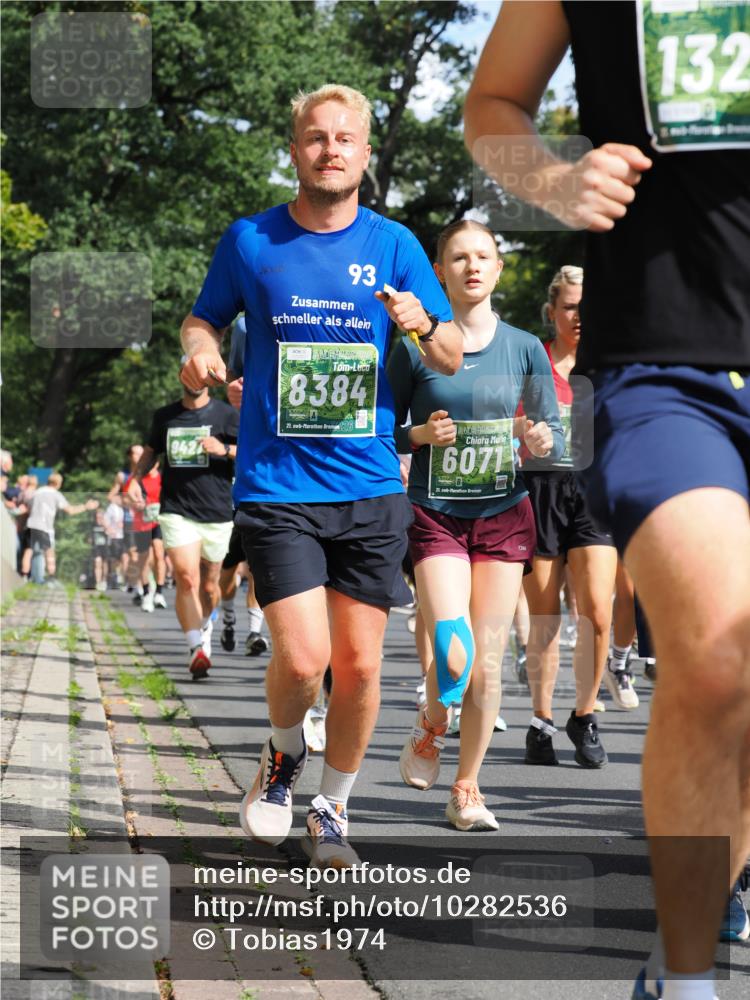 13.09.2026 - 21. swb-Marathon Bremen TobiasT http://msf.ph/oto/10282536 13.09.2026 12:02:11 Laufen 942, 93, 8384, 21, 26, 6071, 21, 132 meine-sportfotos.de