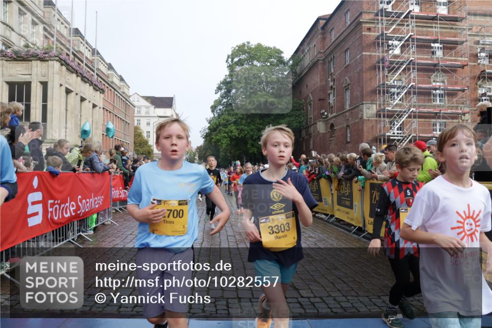 13.09.2026 - Kiel Lauf Yannick Fuchs http://msf.ph/oto/10282557 13.09.2026 08:56:28 Ziel 407, 470, 582, 758, 759, 1009, 1137, 1950, 2173, 2719, 3078, 3750, 4023, 4127, 4128, 4537, 4602, 4617, 5315, 5459, 5545, 5823, 6275, 6371, 7702, 7769, 7865, 7866, 8259, 8544, 8719, 8784, 9021, 9626, 9957, 10610, 10612, 10939, 11795, 12032, 74, 76, 234, 547, 669, 808, 1126, 1346, 1444, 1581, 2143, 2197, 2497, 2640, 2685, 2711, 3179, 3350, 3358, 3409, 3454, 4165, 4755, 5012, 5259, 5289, 5547, 5687, 5759, 5781, 6003, 6212, 6232, 7390, 9374, 5781 meine-sportfotos.de