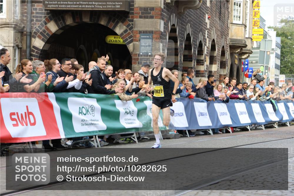 13.09.2026 - 21. swb-Marathon Bremen Strokosch-Dieckow http://msf.ph/oto/10282625 13.09.2026 10:27:14 Ziel 13502 meine-sportfotos.de