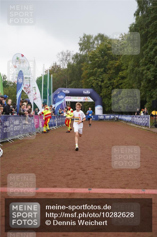 13.09.2026 - Airport Race Dennis Weichert http://msf.ph/oto/10282628 13.09.2026 10:21:08 Ziel 4068, 4113 meine-sportfotos.de