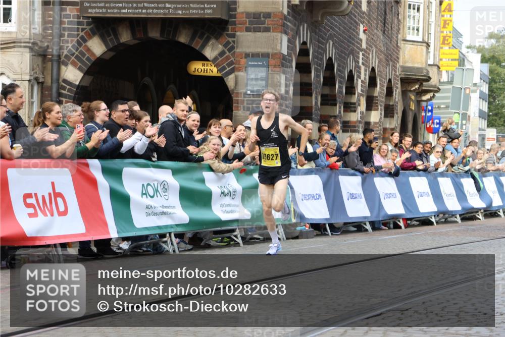 13.09.2026 - 21. swb-Marathon Bremen Strokosch-Dieckow http://msf.ph/oto/10282633 13.09.2026 10:27:15 Ziel 13502, 13627 meine-sportfotos.de