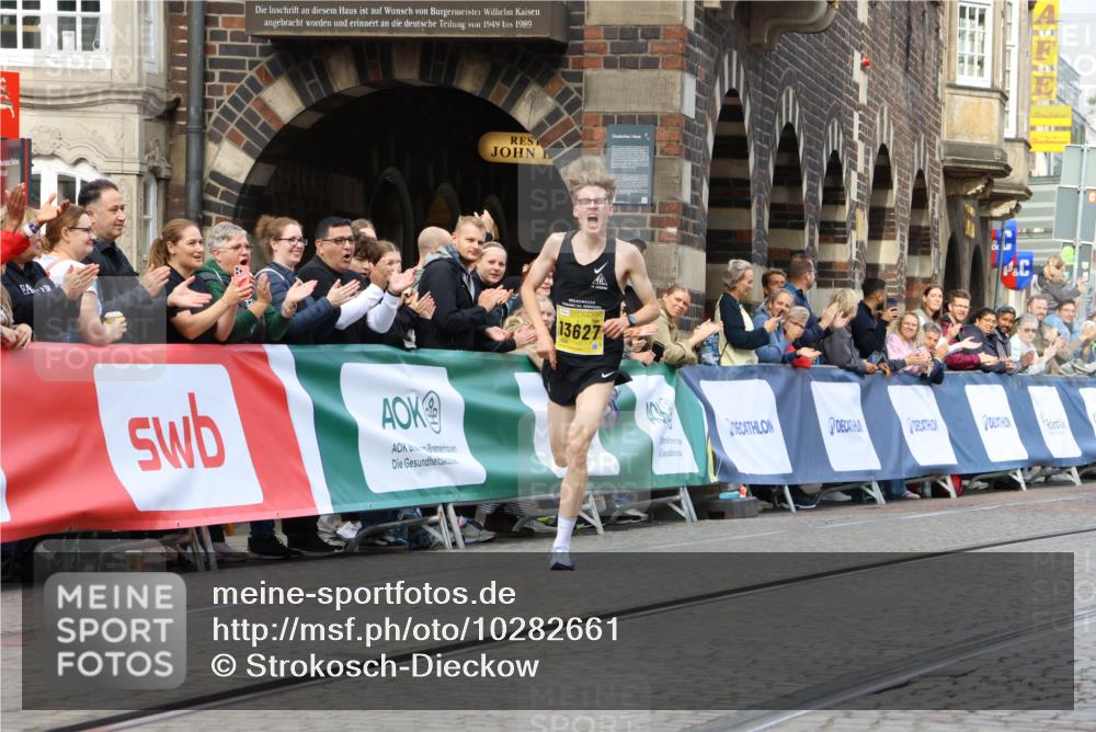 13.09.2026 - 21. swb-Marathon Bremen Strokosch-Dieckow http://msf.ph/oto/10282661 13.09.2026 10:27:15 Ziel 13502, 13627 meine-sportfotos.de