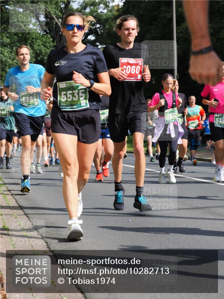 13.09.2026 - 21. swb-Marathon Bremen TobiasT http://msf.ph/oto/10282713 13.09.2026 12:02:42 Laufen 6994, 5535, 060, 026, 3512, 535 meine-sportfotos.de