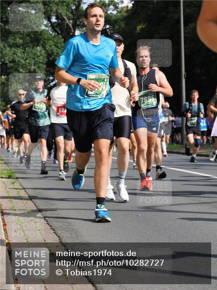 13.09.2026 - 21. swb-Marathon Bremen TobiasT http://msf.ph/oto/10282727 13.09.2026 12:02:43 Laufen 58, 6151, 21, 7695 meine-sportfotos.de