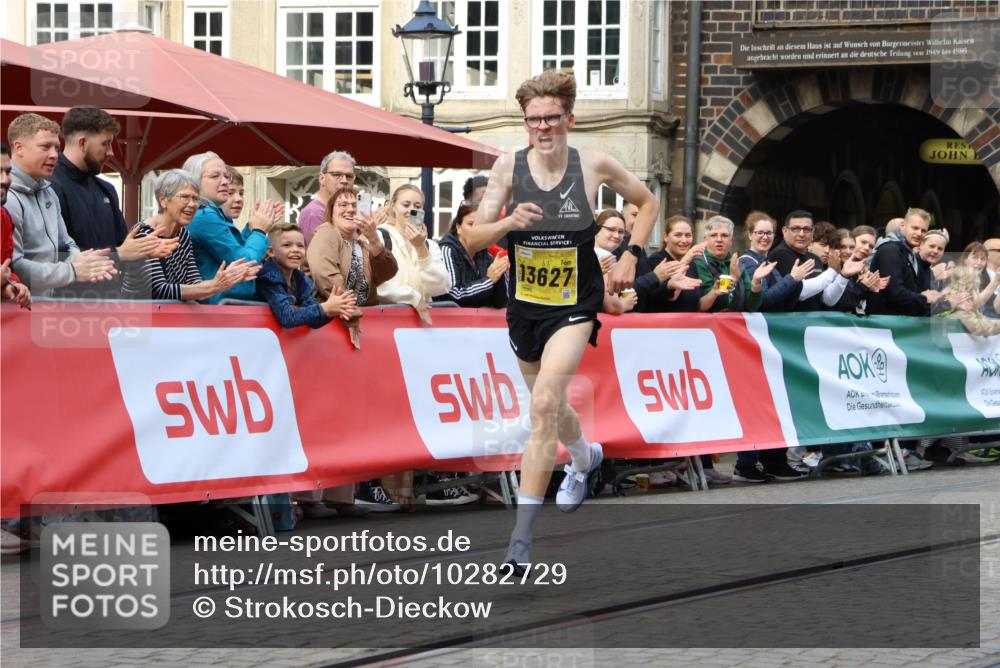 13.09.2026 - 21. swb-Marathon Bremen Strokosch-Dieckow http://msf.ph/oto/10282729 13.09.2026 10:27:16 Ziel 13502, 13627 meine-sportfotos.de