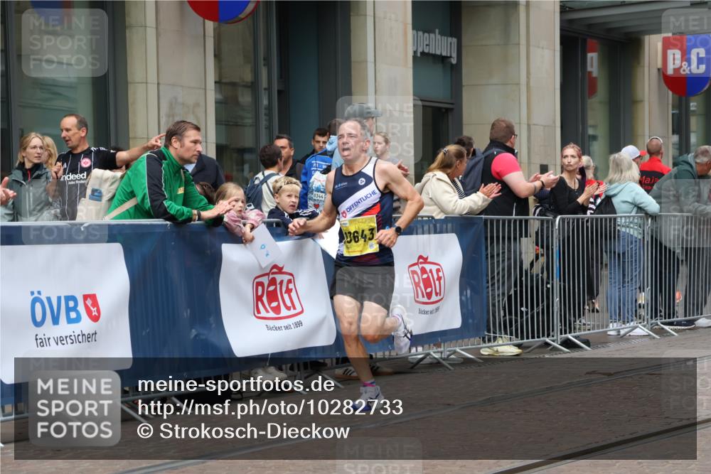 13.09.2026 - 21. swb-Marathon Bremen Strokosch-Dieckow http://msf.ph/oto/10282733 13.09.2026 10:31:43 Ziel 12457, 13533, 13536, 13543, 13573, 13582, 13618, 13632, 13504, 13643 meine-sportfotos.de